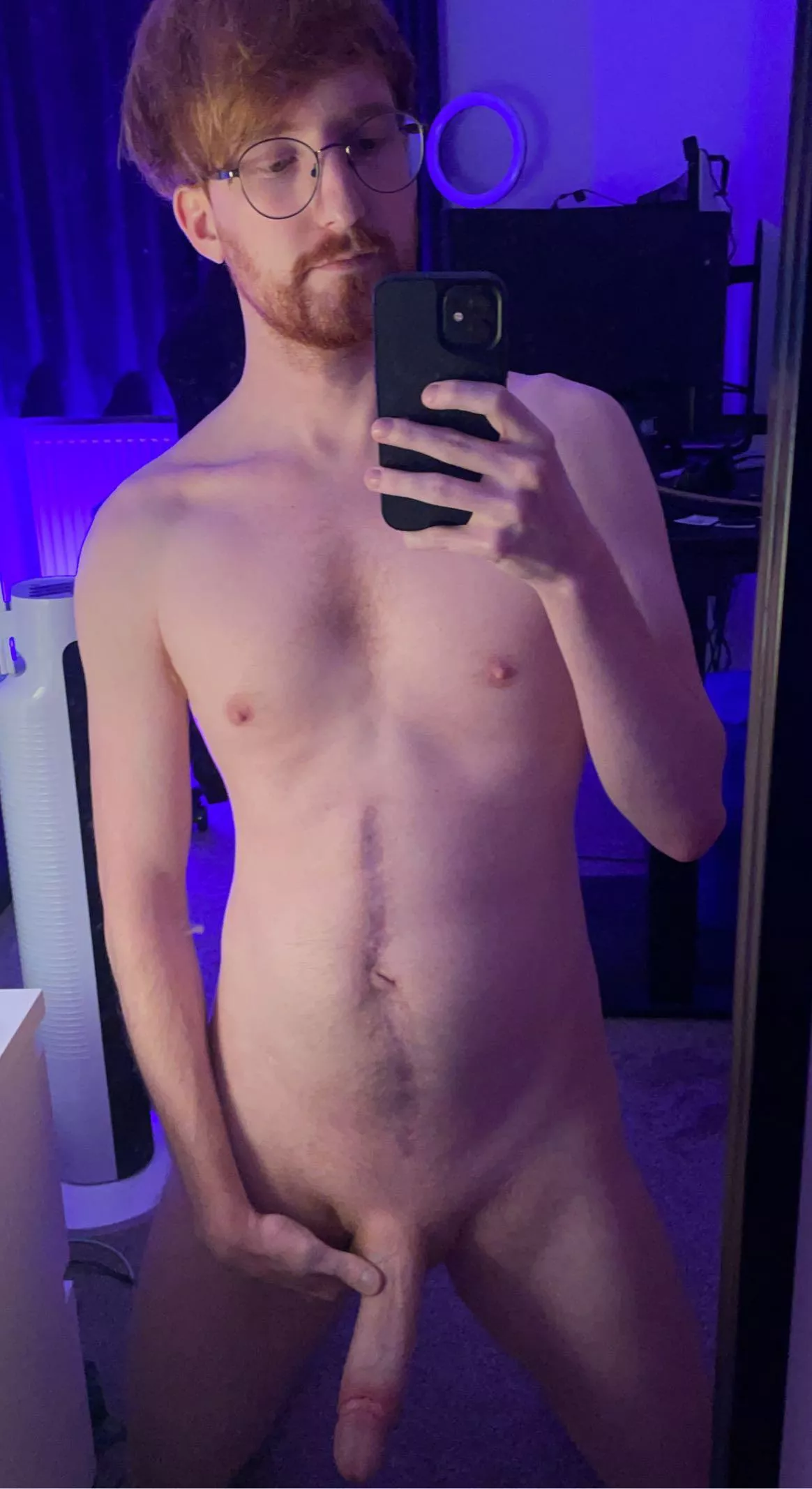 (M) Would love to hear what people think, does my scar put you off? 👀
