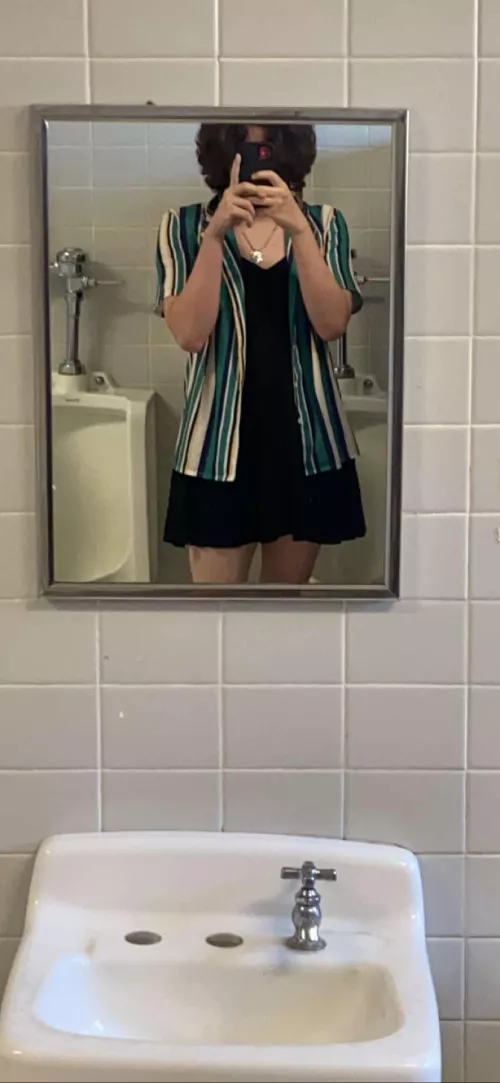 my school had a gender swap day so i finally got to wear a dress to school without being embarrassed😫