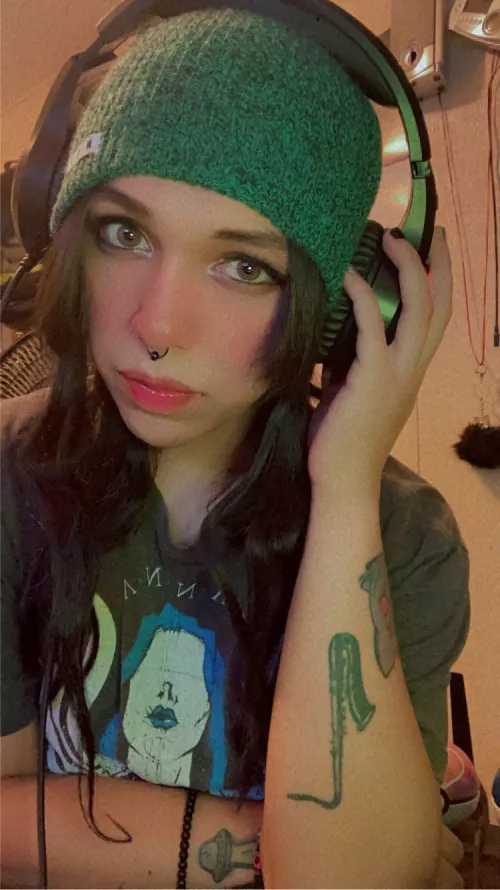 Playing games tonight 🖤