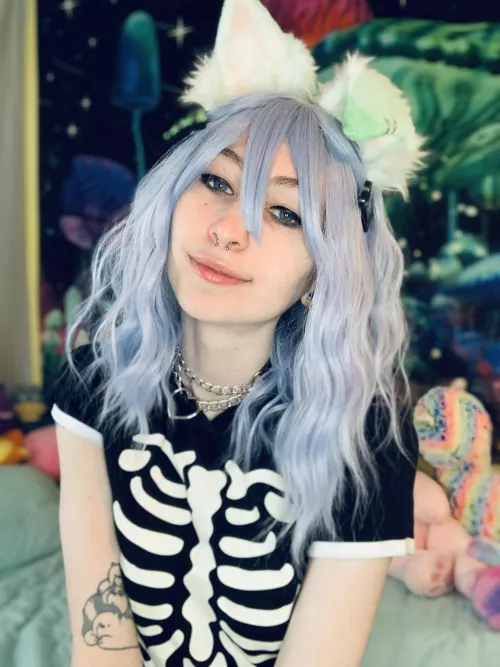 this puppy loves headpats 🥰💚