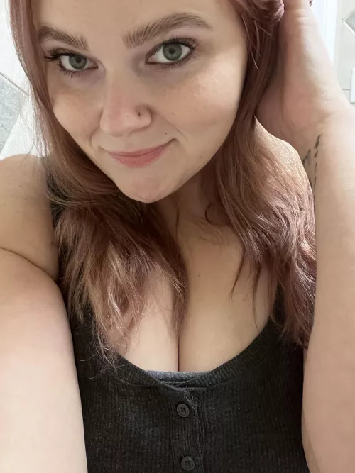 Wisdom teeth surgery tomorrow but here’s a cute selfie today 🥺