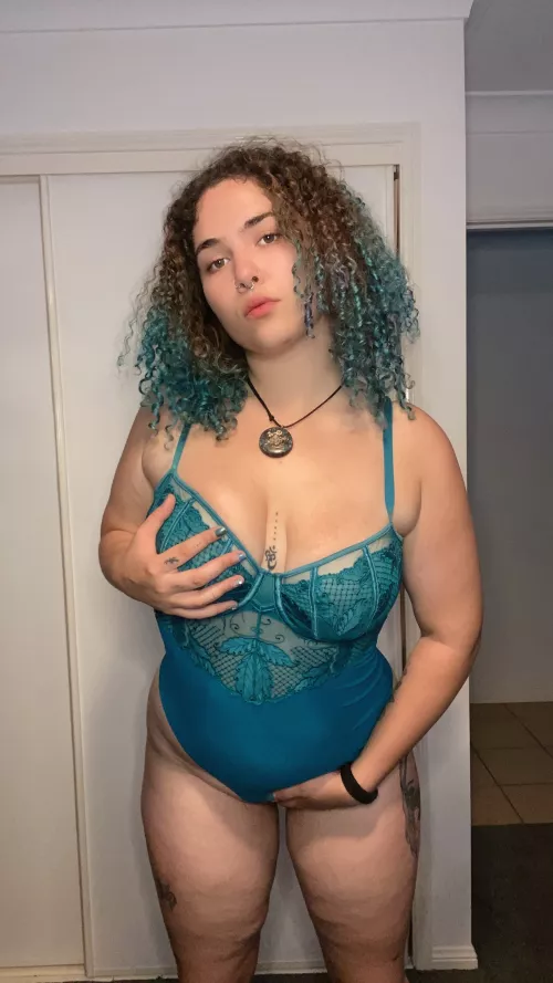 Would u pound me in my childhood bedroom