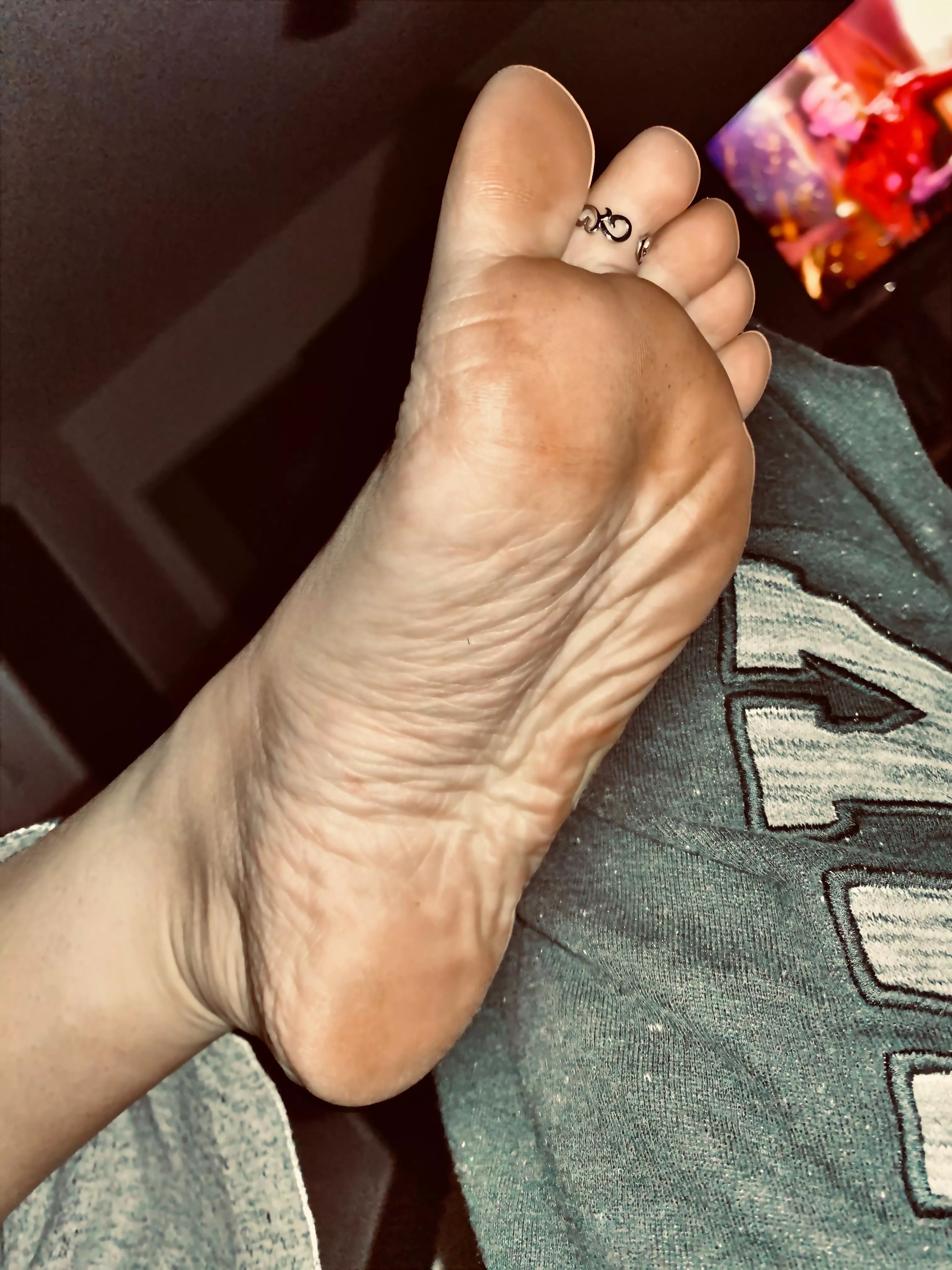 😈