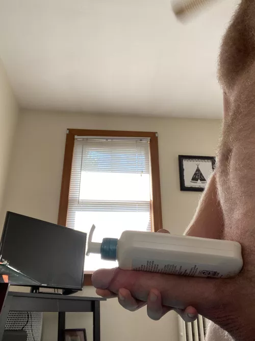 Both the same size with white cream inside. Mine is just edible 😜