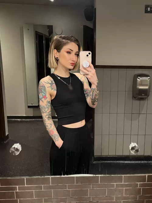 braless is fine with a petite body like mine 🤭