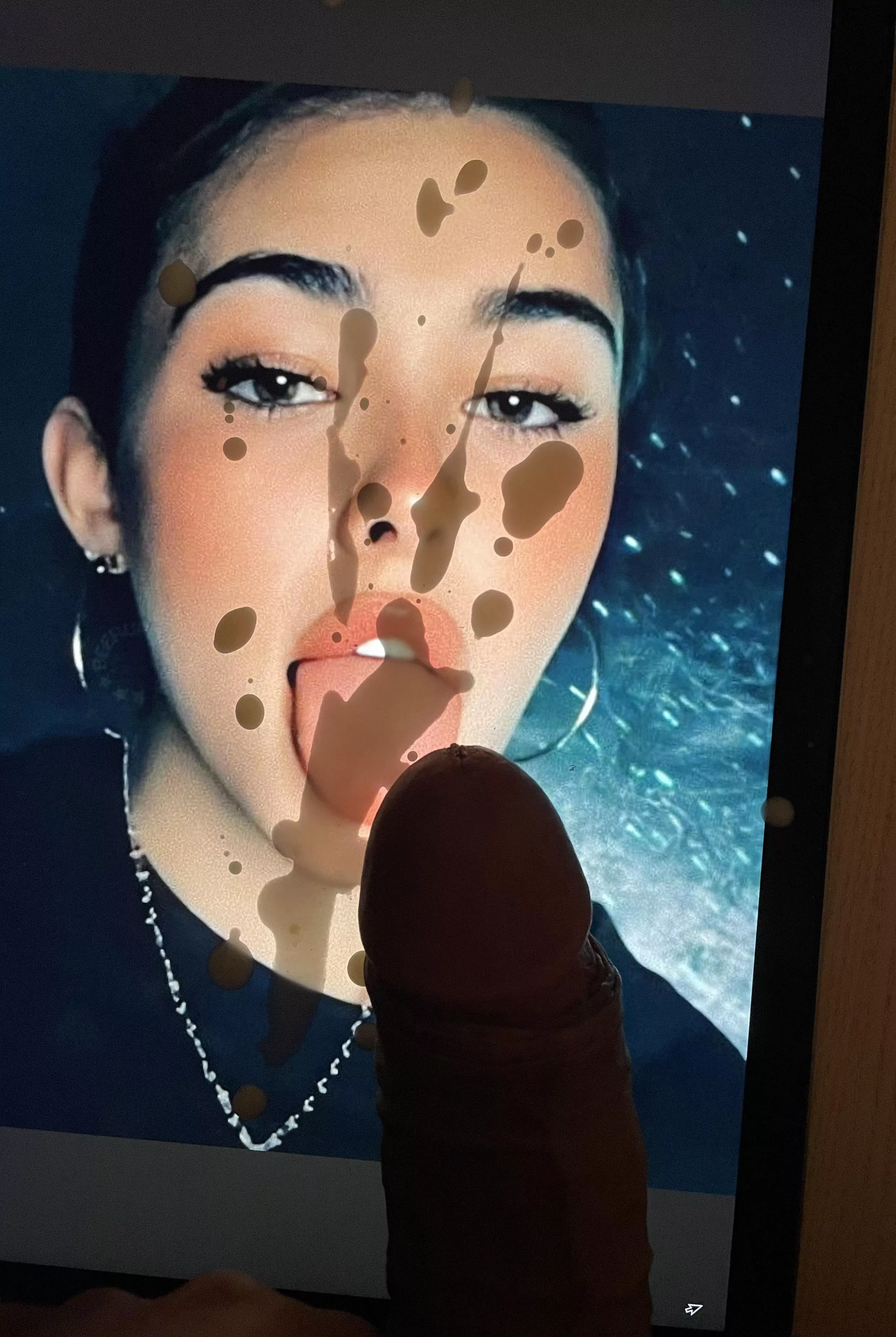 Doing some tributes💦 cuties or trib4trib😇 dm or tele (nudes get priority ofc)