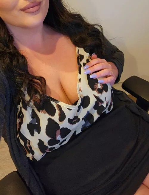 I like to leave little to the imagination 🙃(F)