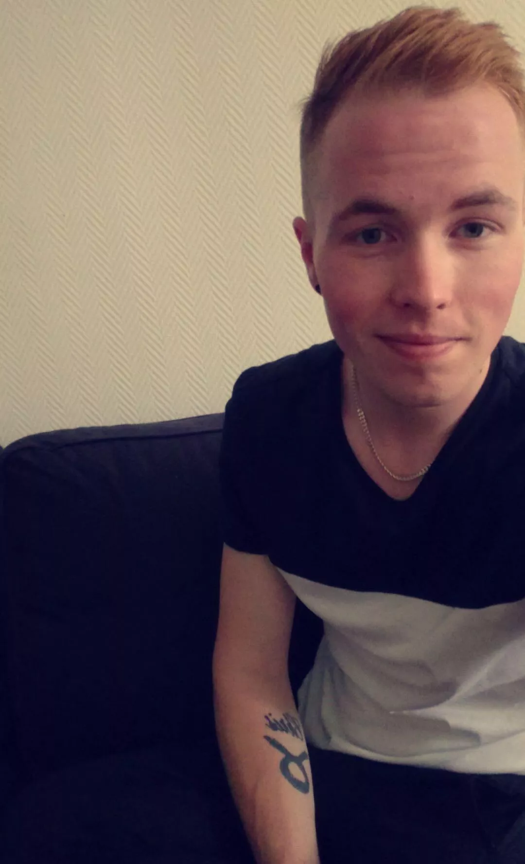 Keep me company after work before bed 😄 I’d love to chat