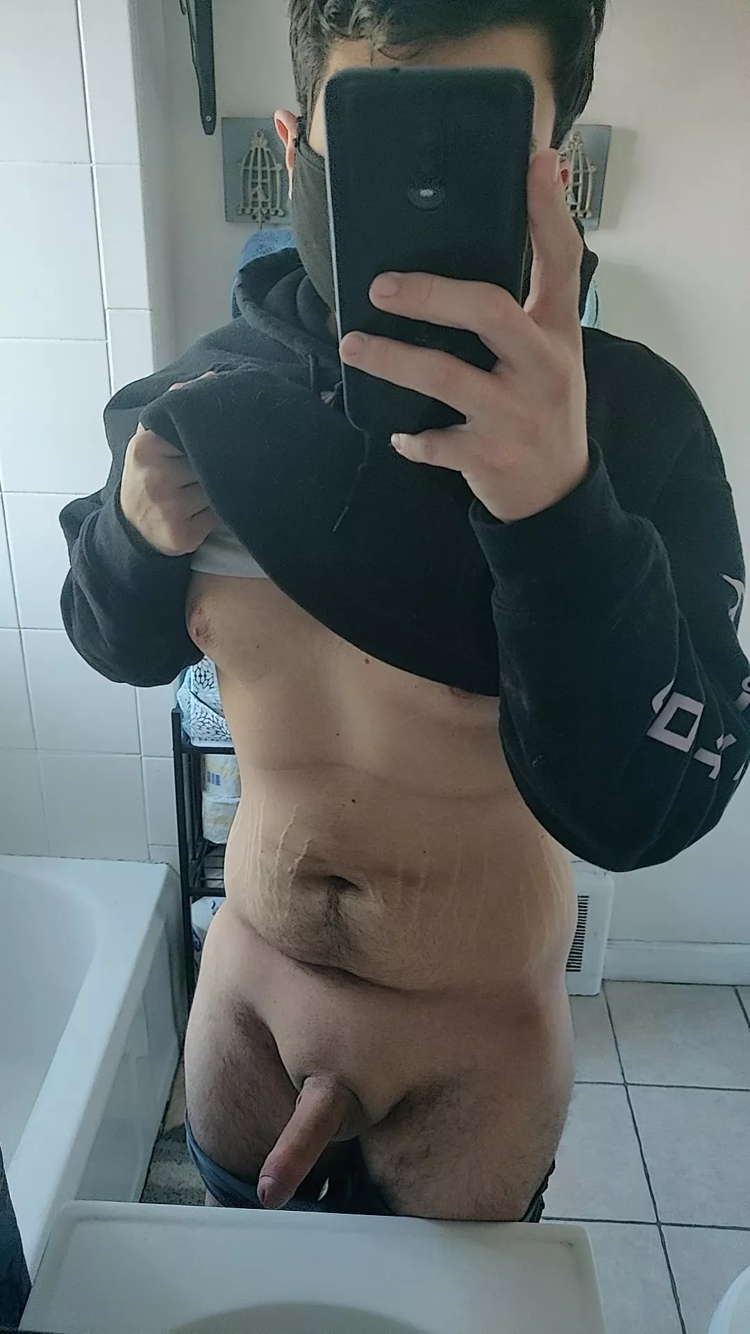 not very fit but confident enough to show off😏