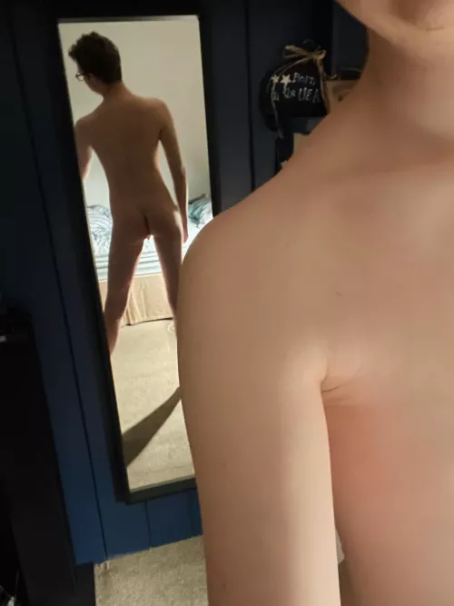 Would you look back if I walked passed? 🙈