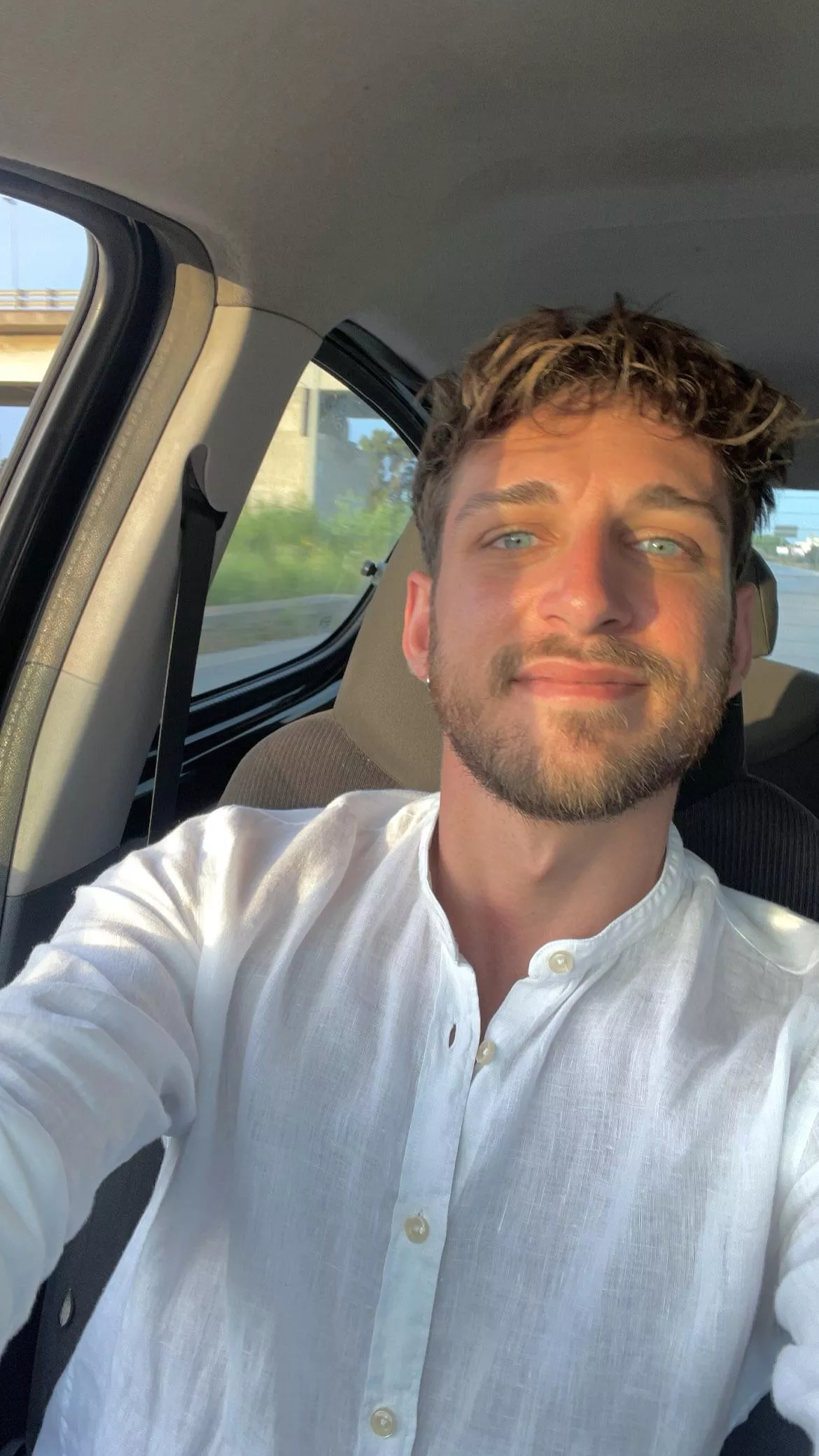 🙋🏼‍♂️