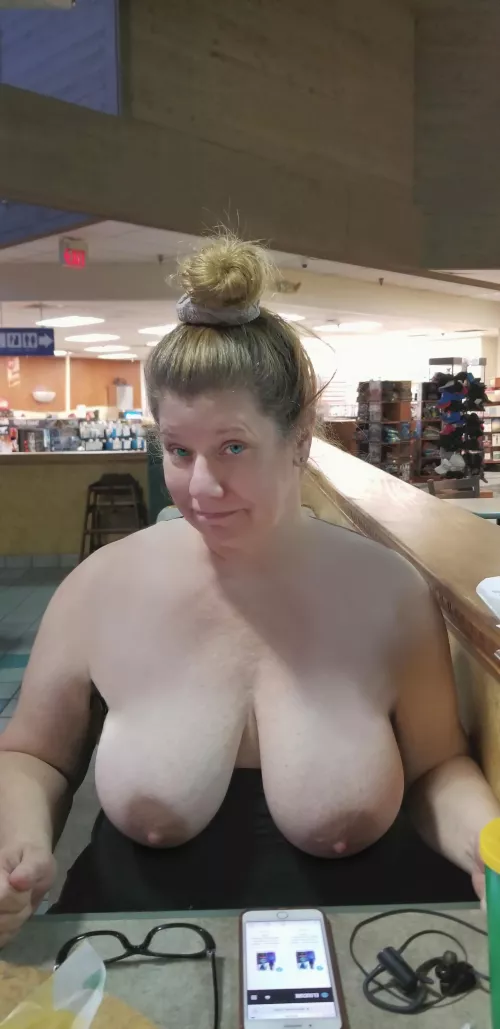 (f) We stopped at a truck stop to grab a burger and it was so hot I took off my top to cool down a bit... No one complained but the very nice girl working there ask me to put it back on (and she said I have nice titties!)