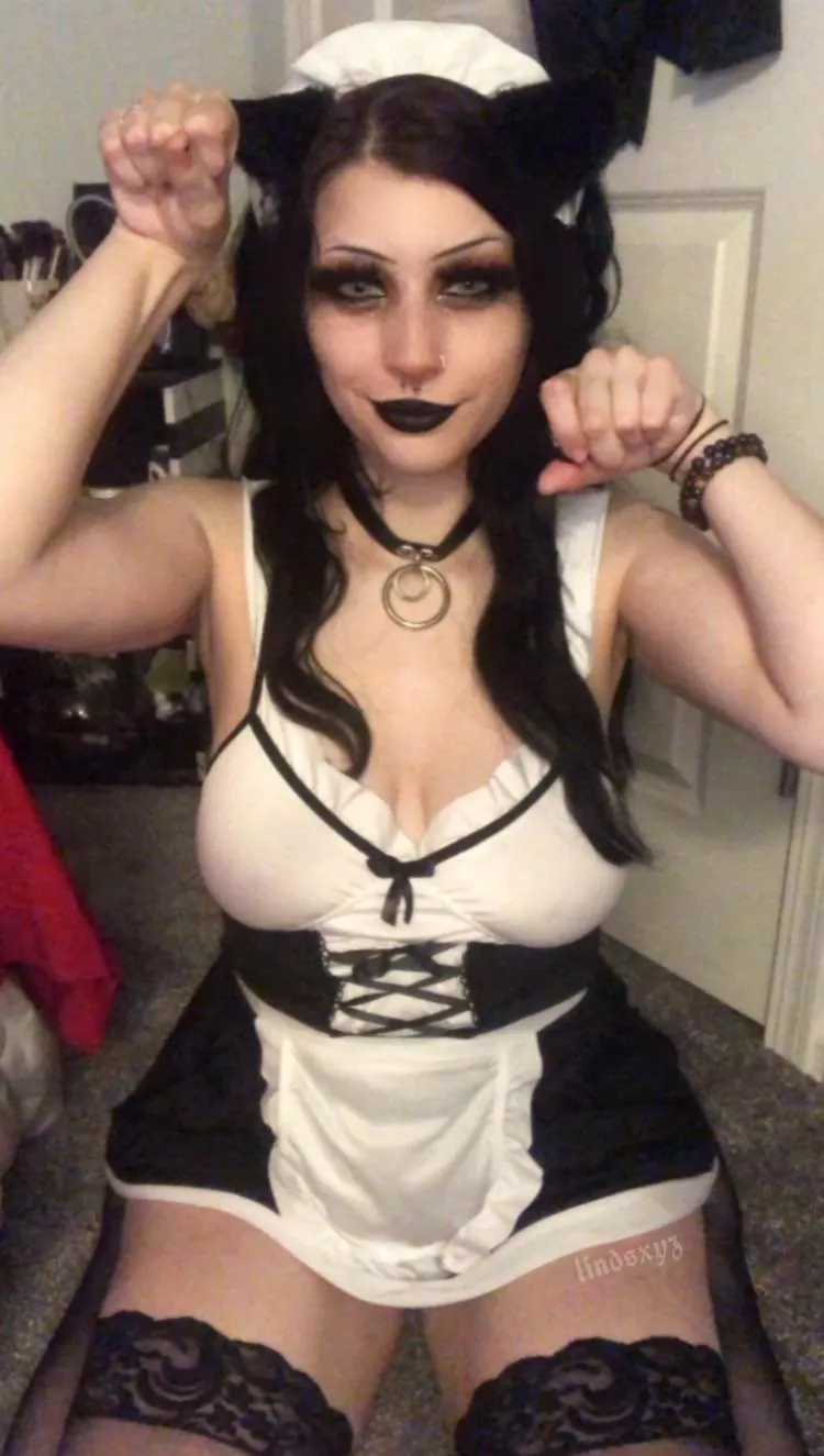 i heard you were in need of a maid 🥹