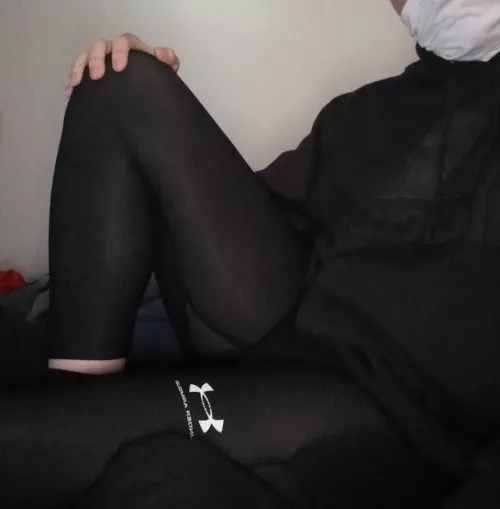 I really like my cute leggings ehe~