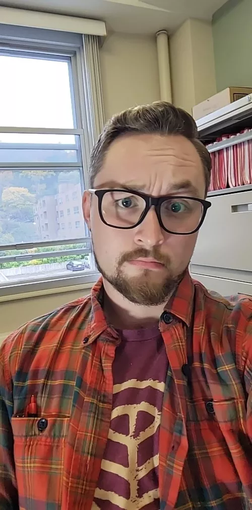 It's another work day but i have Dateline and music to listen too so...a mid week win i guess? 🤷‍♂️