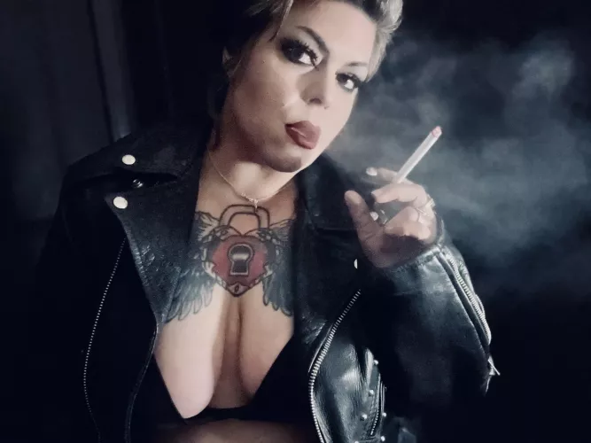 Leather and red lips💋🚬