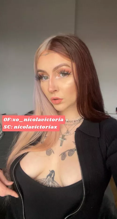 [SC]: nicolavictoriax💦OF: xo_nicolavictoria🍒very kink friendly switch🍑let me play with you😈