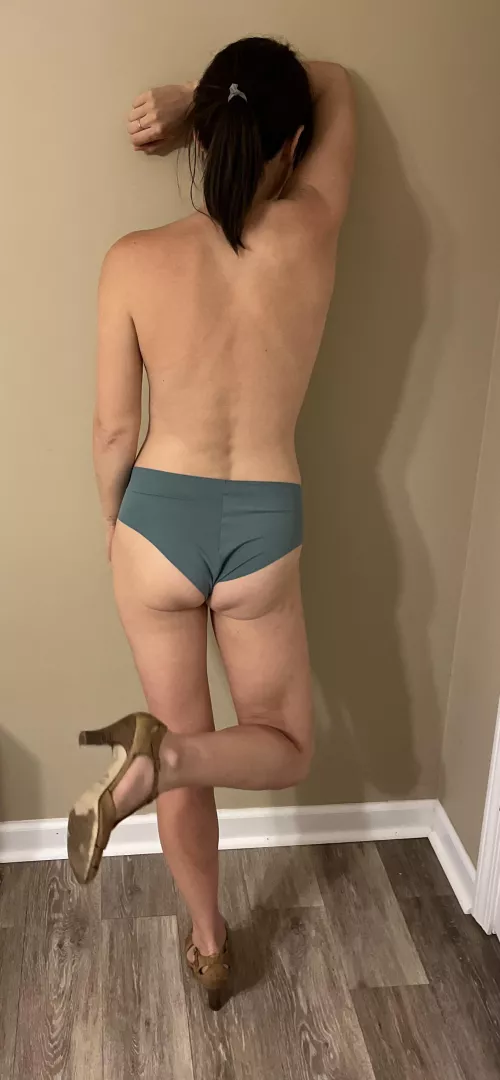 Too shy to show her face…