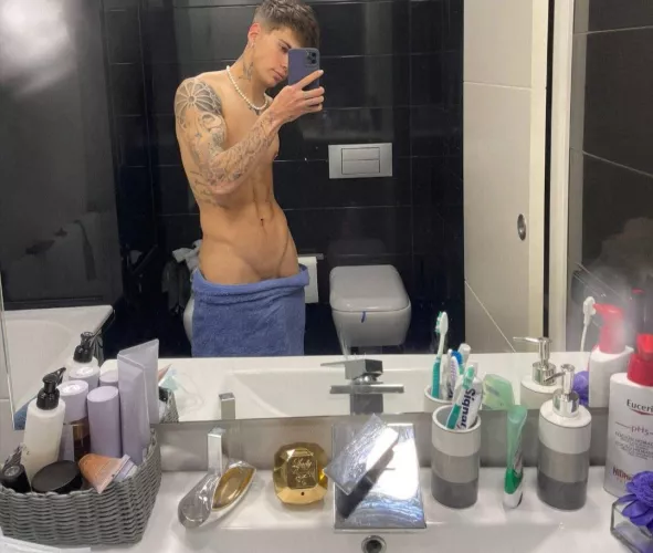 who wants to see my sextape ? 🫣😏😈