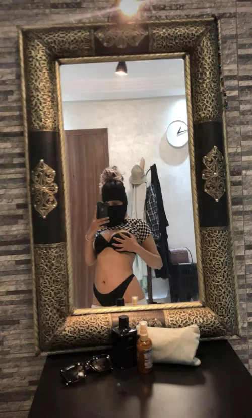 Your very own Hijab Baby 🧕🏽 With over 200 media✔️and interactive with all my naughty fans 🤩🥰 More in the comments and bio 😉😎