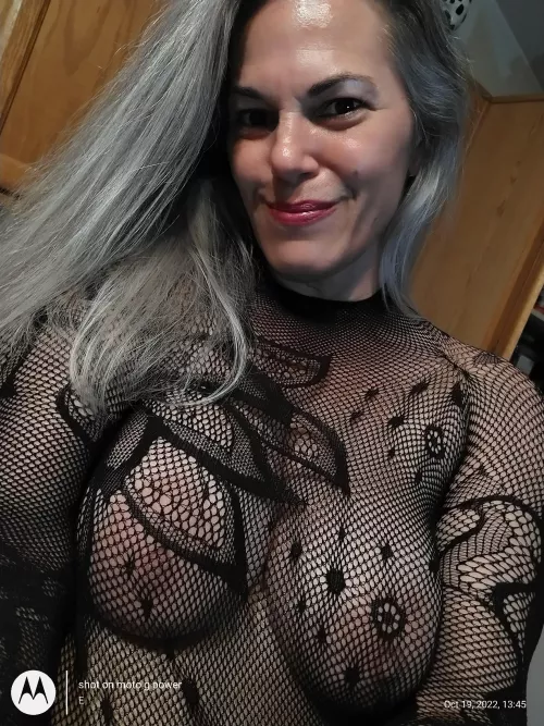 All natural 48yr old mom of two. Love men in my 30's
