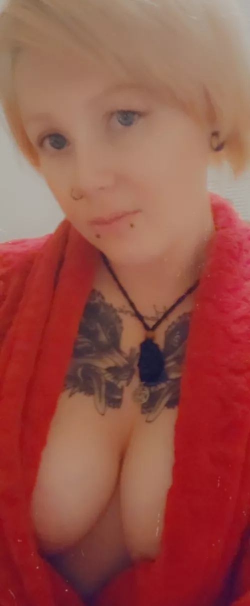 cum on over and play ☠️ slide a message into my DMs on OnlyFans for a surprise