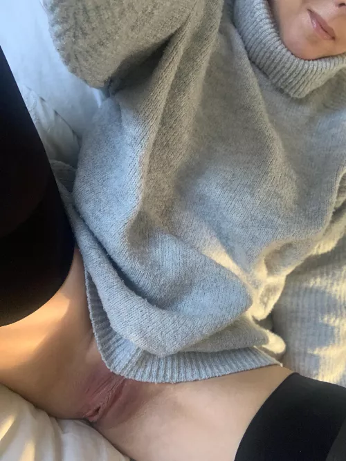 Do you like exhibitionist milfs? 😈