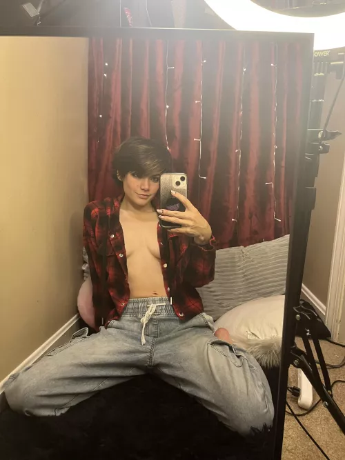 flannel and no shirt😏