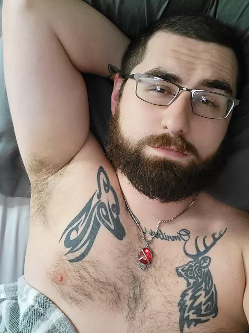 Found my first gray hair tonight. I'm officially old. 😭