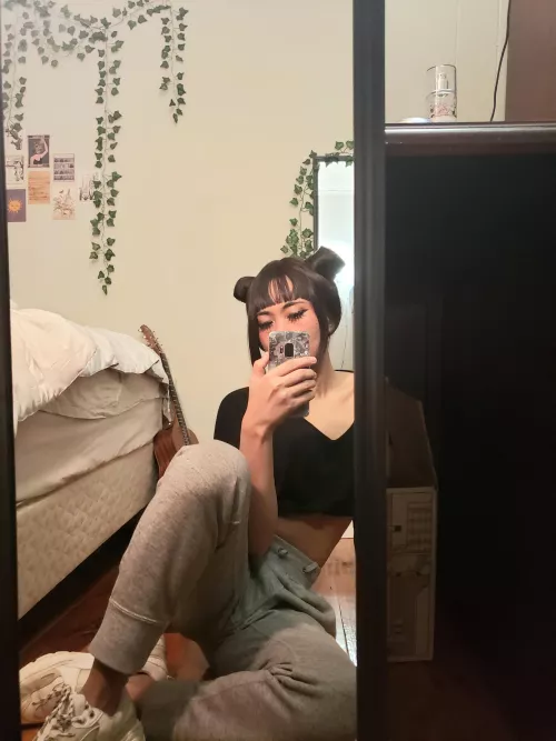 Trying to look feminine with baggy sweatpants