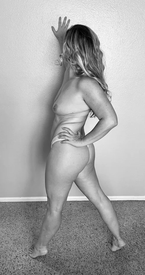 Working hard on the 44yr old mom bod to get to the next level! (f)