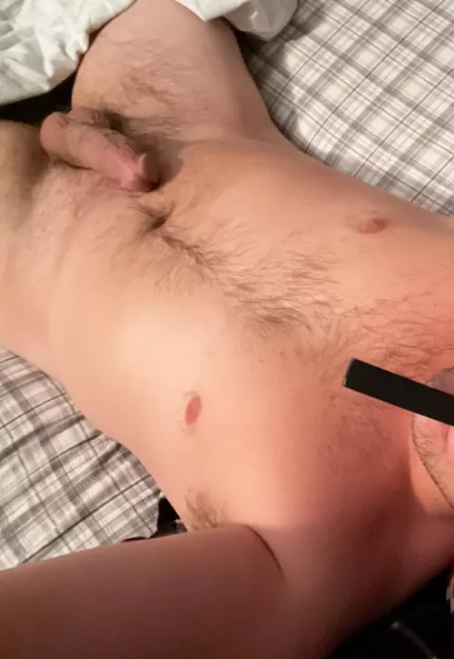 23 [M4A] I love piss play but I love it more when I get to share with others. I’m looking for a sexy dom who is shaved and has a big white cock, or butt to make me hold until I get permission or until I burst all over myself