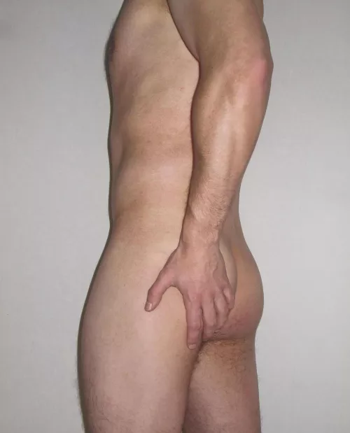 27, inexperienced, average body, never been with a guy