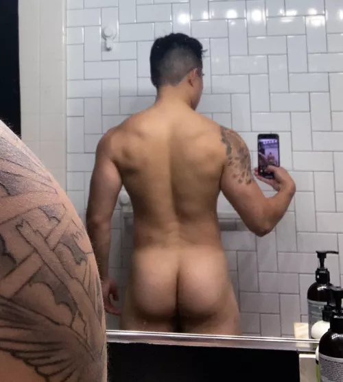 After a quick leg day!