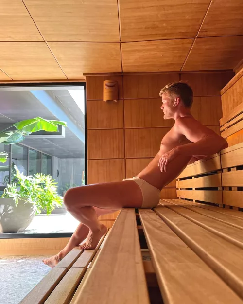 Chillin because it’s Friday 😎 Have a great weekend!