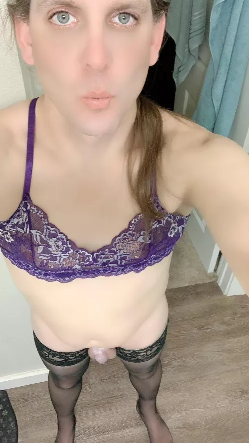 I know I’m not pretty, but I got my lipstick to match my filter makeup and feel sexy