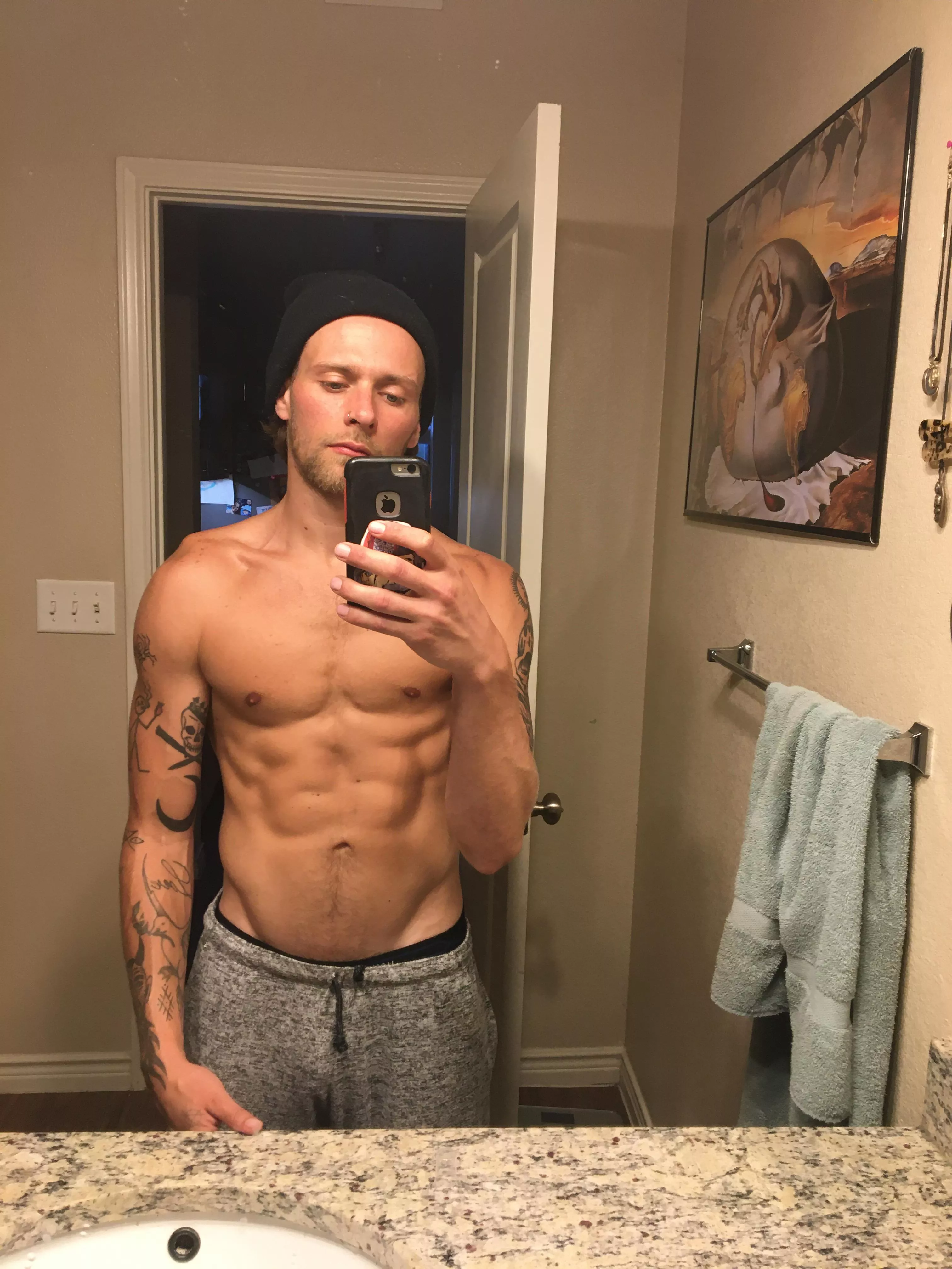 Is there anyone out there who can keep up? 😈🖤