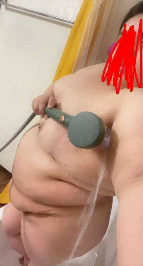 Let’s fuck in the shower 🍆🤤🍒