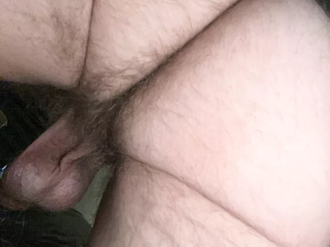 Need a tongue so I can cum buckets 🪣🪣🪣