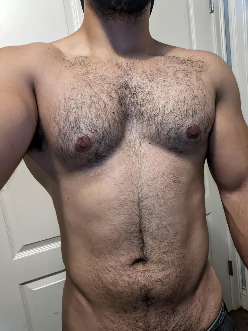 This was removed from r/chesthairporn. I Guess it didn't fit with the content? I thought so 😅