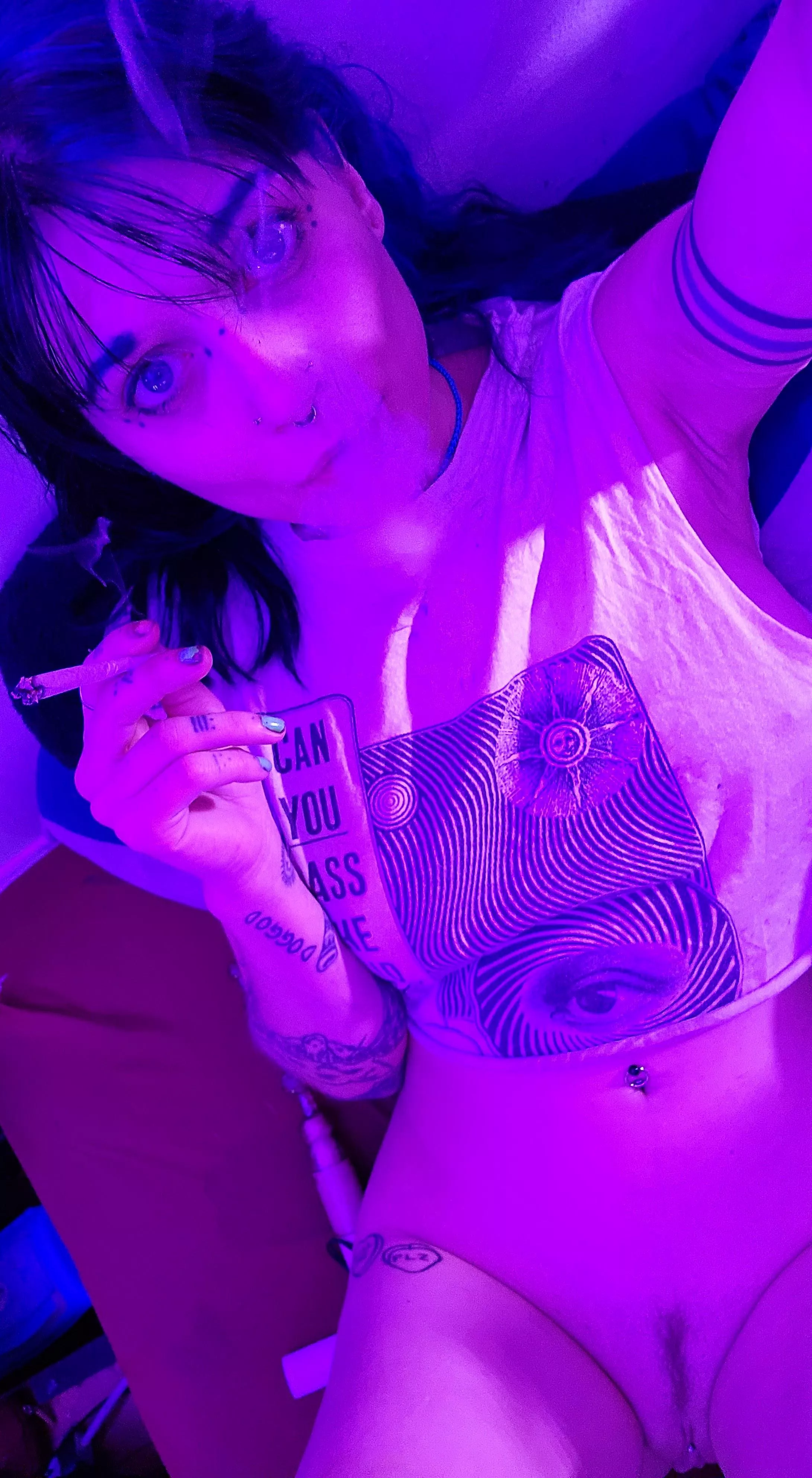 wake & bake w/ me? 😴💨
