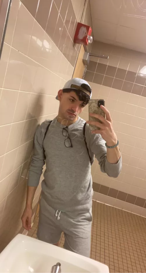 anyone want to play gotham knights together (ps5) m/22