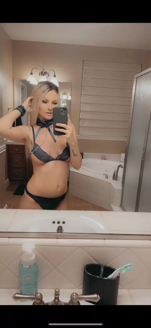 Can I have your attention today? 👅