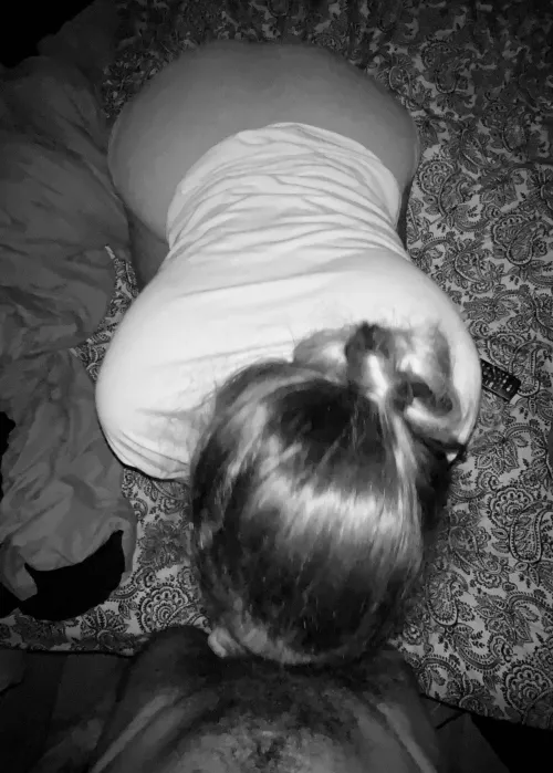 I let her use the bed to suck my dick.. so she’s more comfortable