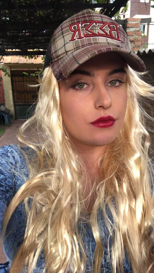 I think my neighbors saw me 😰🤫 hope they don’t tell my gf