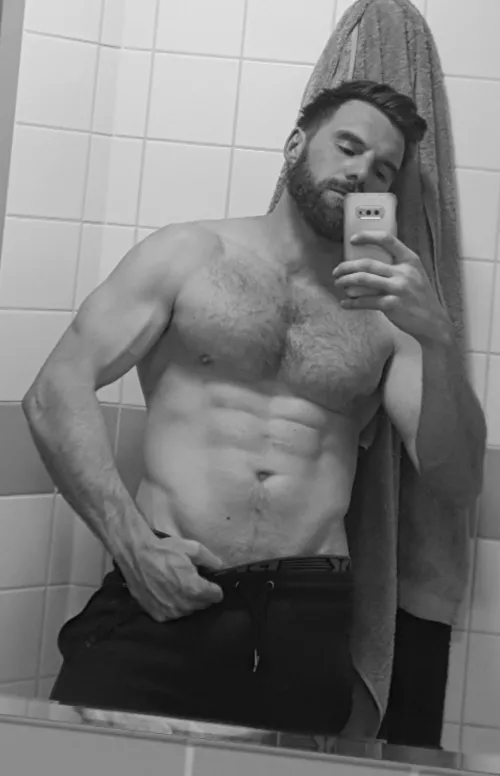 it's chucking it down with rain here in England! who's coming for a (M)ovie day? come say hi 😏