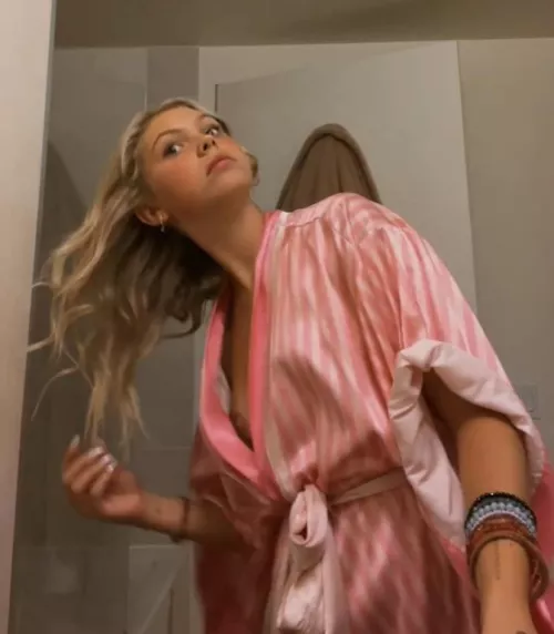 jordyn jones/ nip slip