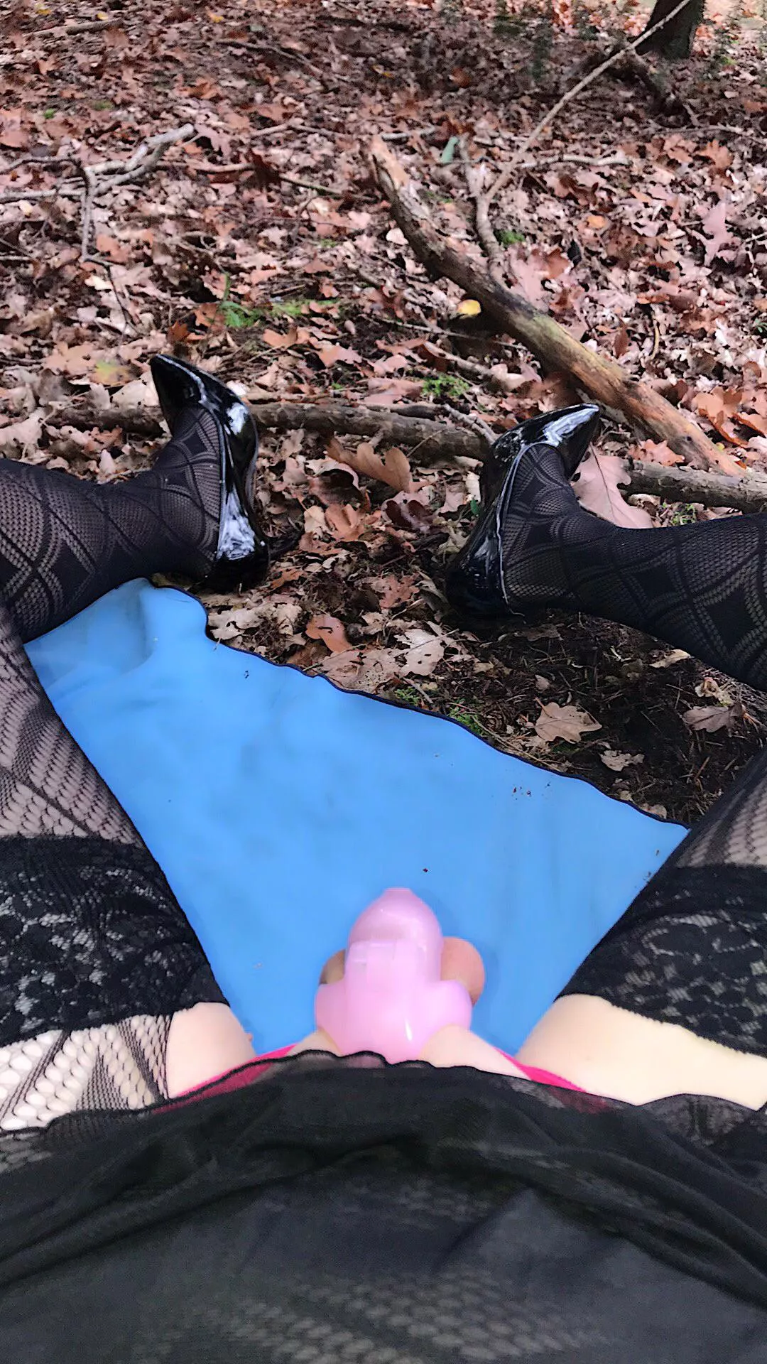 Locked sissy slut hoping to be found and used 🔐👠💕