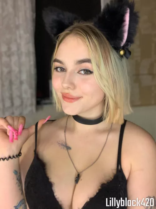 My face is really big. It’s a whole s-mile wide