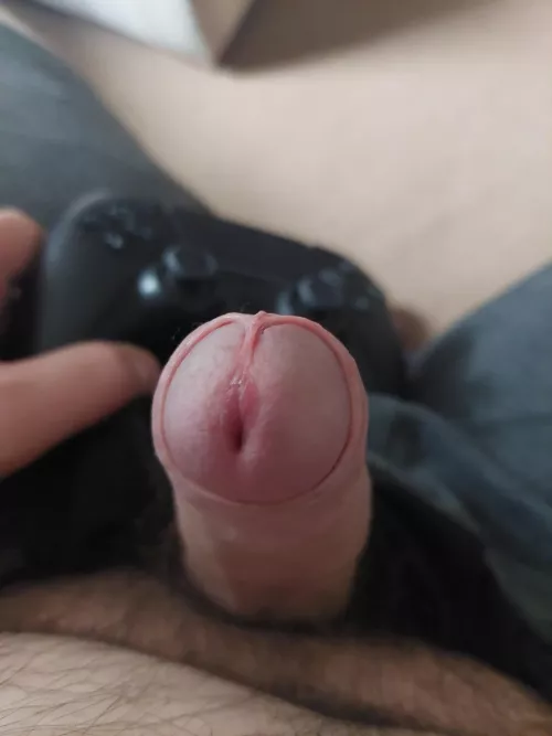 Suck me whilst I play? 😈